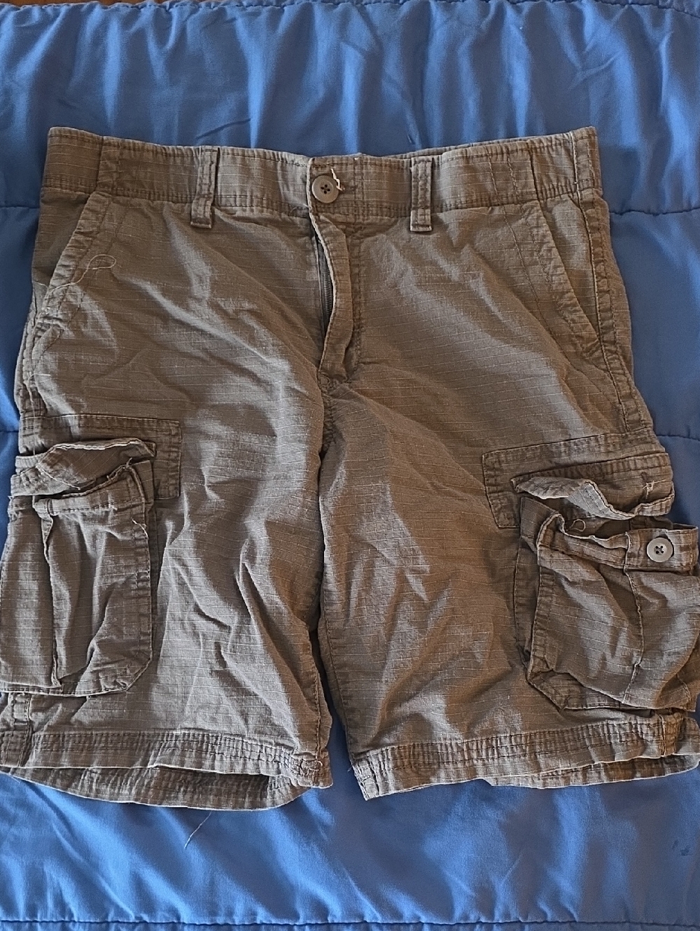 Urban Pipeline MaxFlex Cargo Shorts Mens Size 33 Gray Khaki Casual Utility
